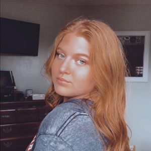 Meet your Posher, Emilee